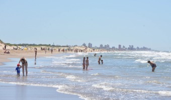 OCUPACIN PLENA EN MAR DE LAS PAMPAS, LAS GAVIOTAS Y MAR AZUL